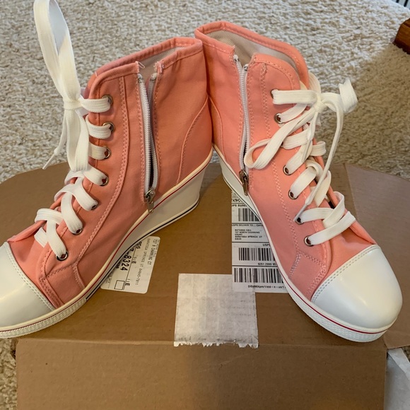 iBesun Shoes - NWOT wedge heel high tops